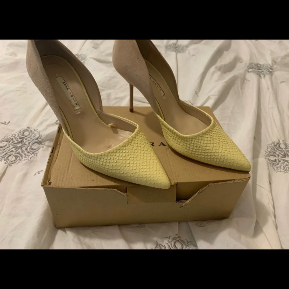 Zara Pointed Toe Snakeskin Yellow/beige Suede Pump Size 36